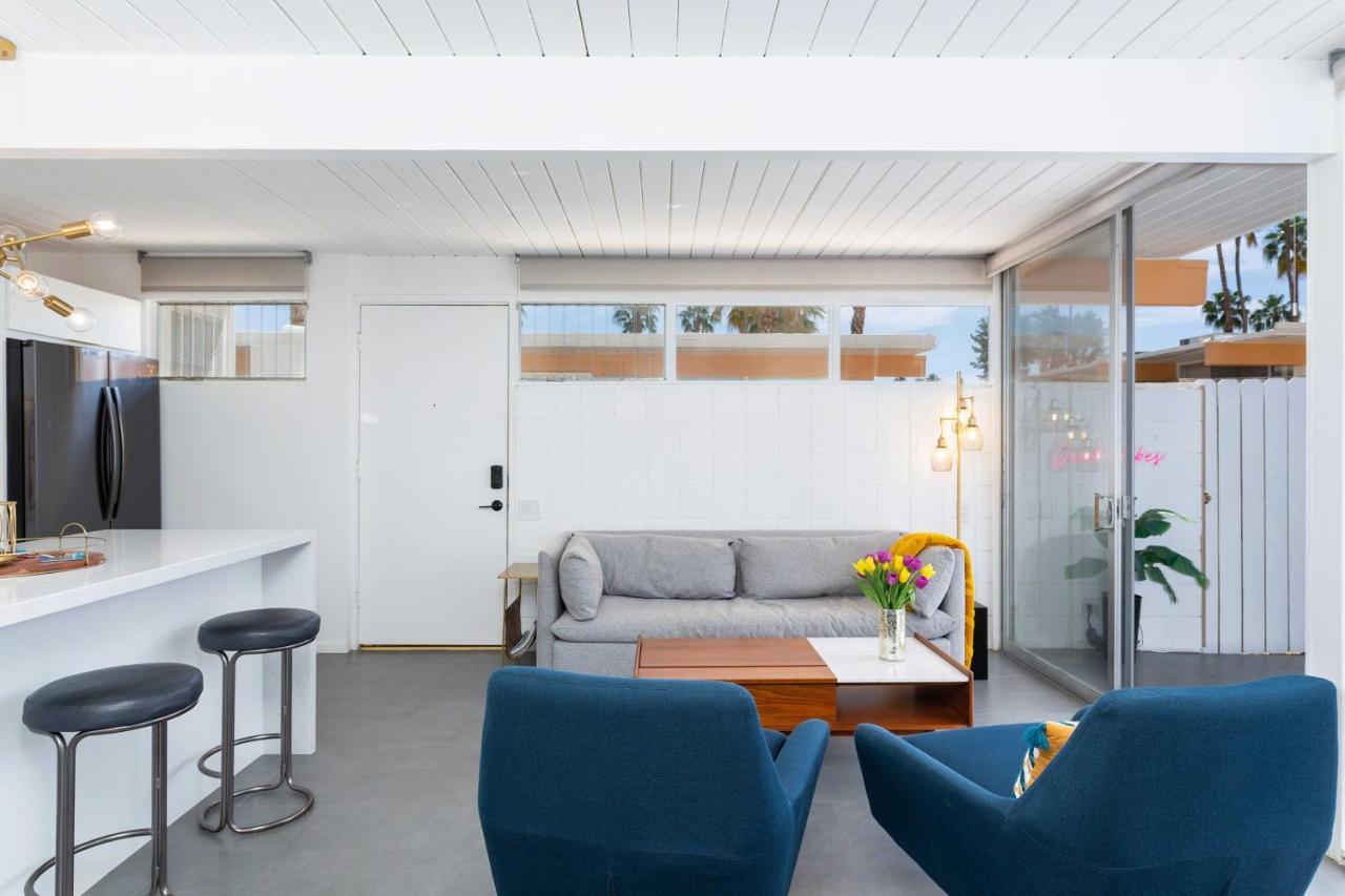 Mid-Century Palm Springs Bungalow With Patio! Extérieur photo