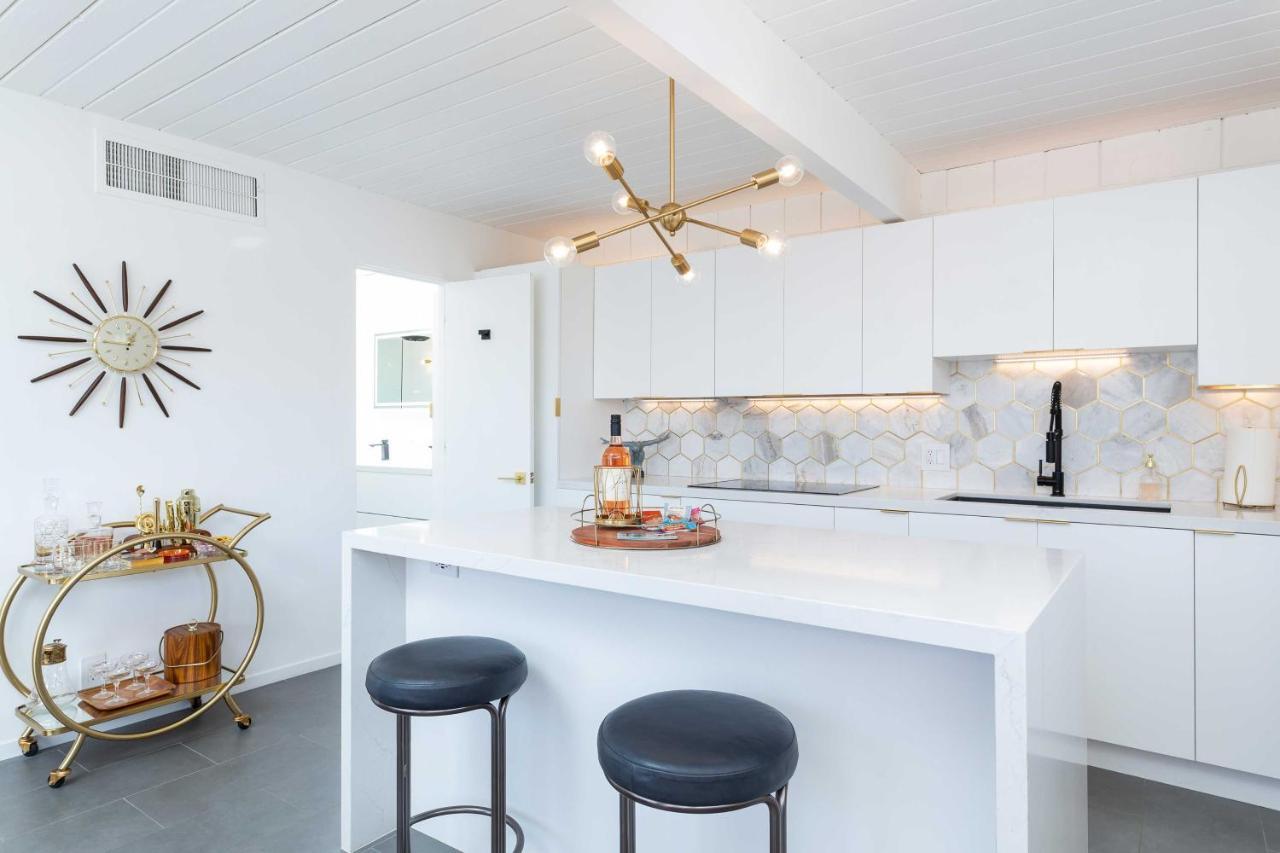 Mid-Century Palm Springs Bungalow With Patio! Extérieur photo