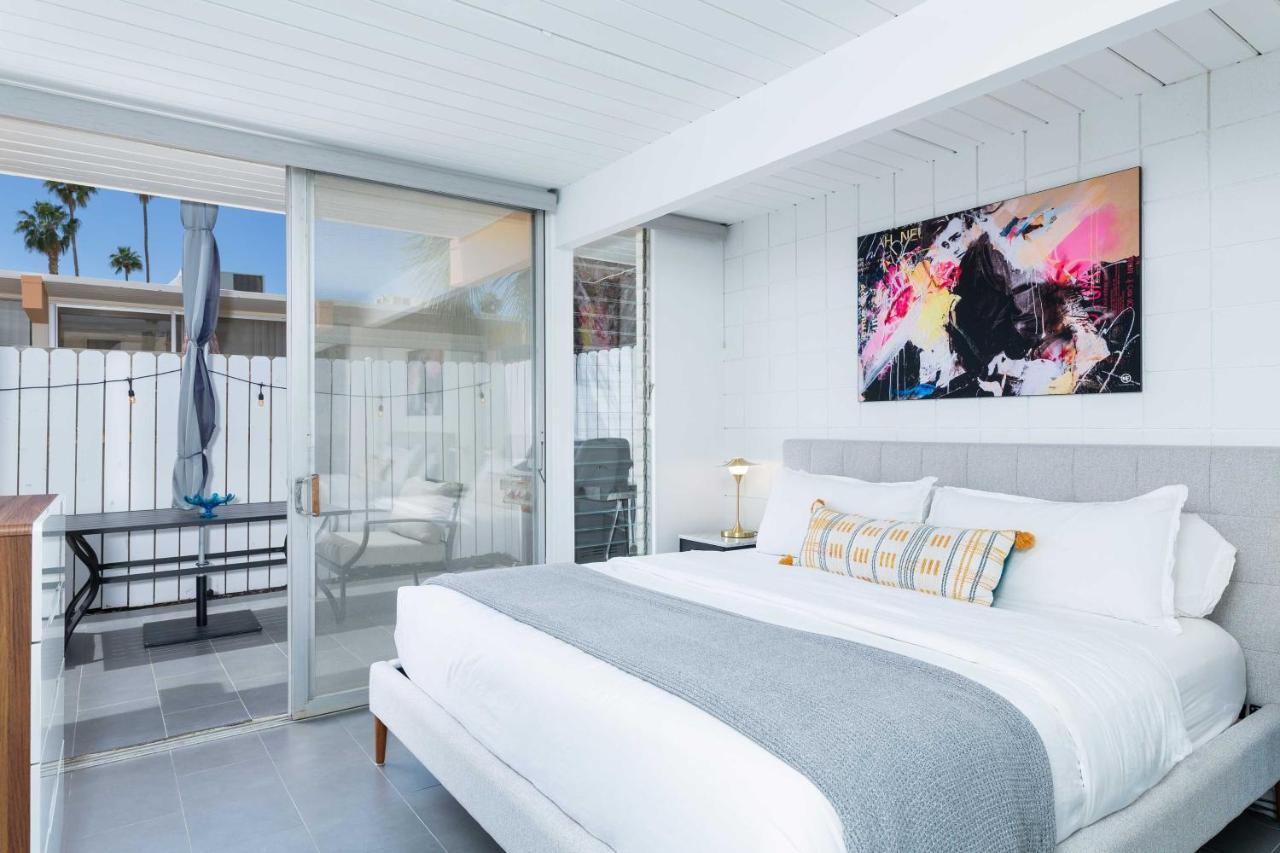 Mid-Century Palm Springs Bungalow With Patio! Extérieur photo